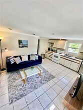 1310 NE 30th St in Oakland Park, FL - Building Photo - Building Photo