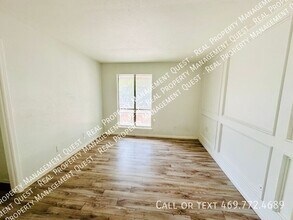 10552 High Hollows Dr in Dallas, TX - Foto de edificio - Building Photo