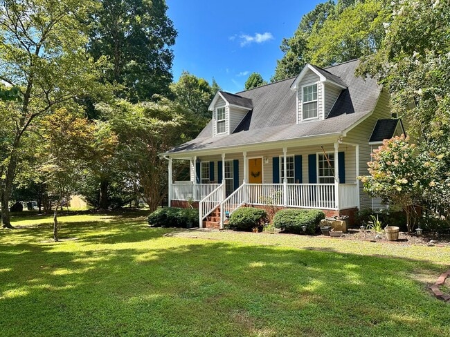 2105 Old NC 10 in Hillsborough, NC - Building Photo - Building Photo