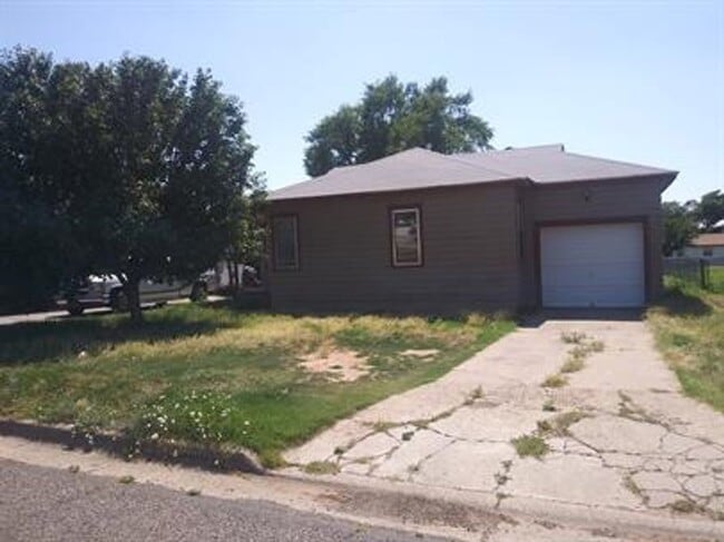 property at 305 N Belleview St