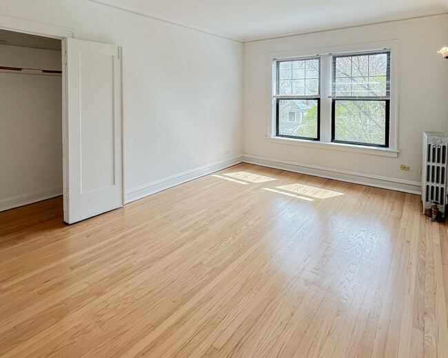 4506 N Ashland Ave, Unit 3S in Chicago, IL - Foto de edificio - Building Photo