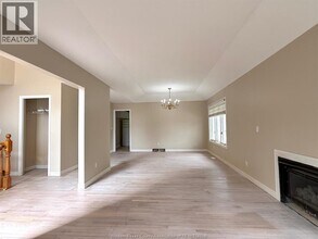 660 Caruso Dr in Windsor, ON - Building Photo - Building Photo