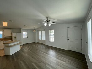 984 Haiti E in Venice, FL - Foto de edificio - Building Photo