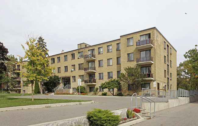 Swansea Village Co-Op in Toronto, ON - Building Photo - Primary Photo