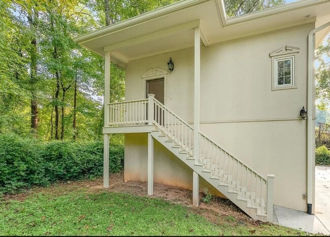 809 Old Pittsboro Rd in Chapel Hill, NC - Building Photo - Building Photo