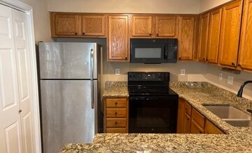 319 Waters Edge Ln in Madison, AL - Foto de edificio - Building Photo