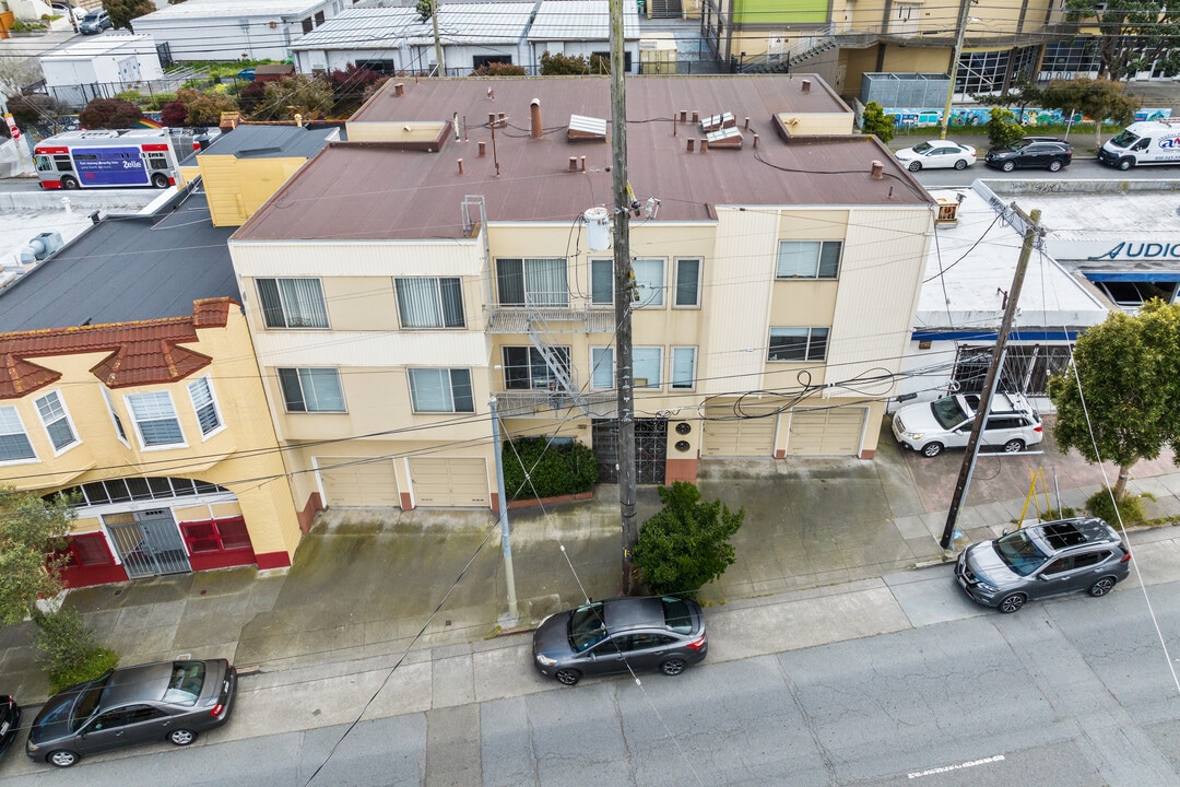 5625 Mission St in San Francisco, CA - Foto de edificio