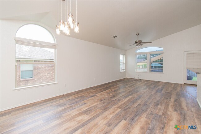 7003 Osbaldo Dr in Killeen, TX - Building Photo - Building Photo