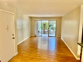 1775 Diamond St, Unit 1-109 in San Diego, CA - Building Photo - Building Photo