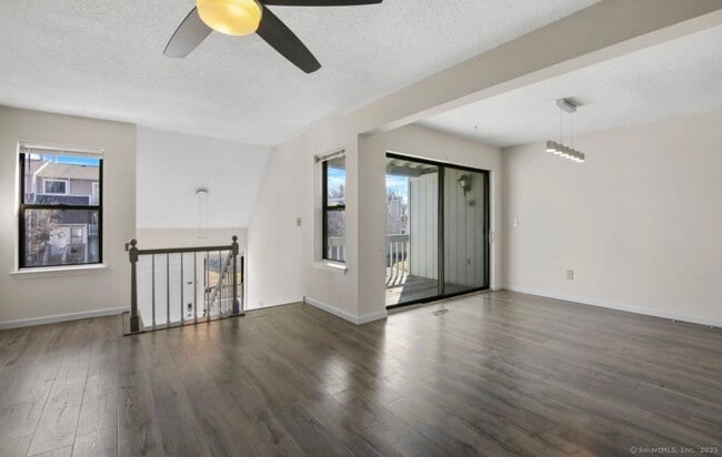 730 Robert Frost Dr in Branford, CT - Building Photo - Building Photo