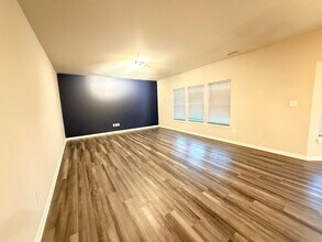 1325 Horse Shoe Bnd in Greenwood, IN - Building Photo - Building Photo