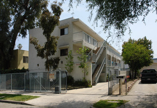 7038 Alabama in Canoga Park, CA - Building Photo - Building Photo