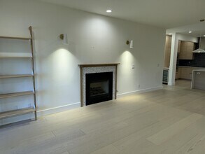 360 Knechtel Way NE in Bainbridge Island, WA - Building Photo - Building Photo