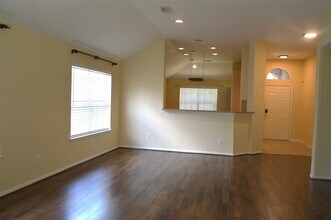 18011 Rose Hill Park Ln in Cypress, TX - Foto de edificio - Building Photo