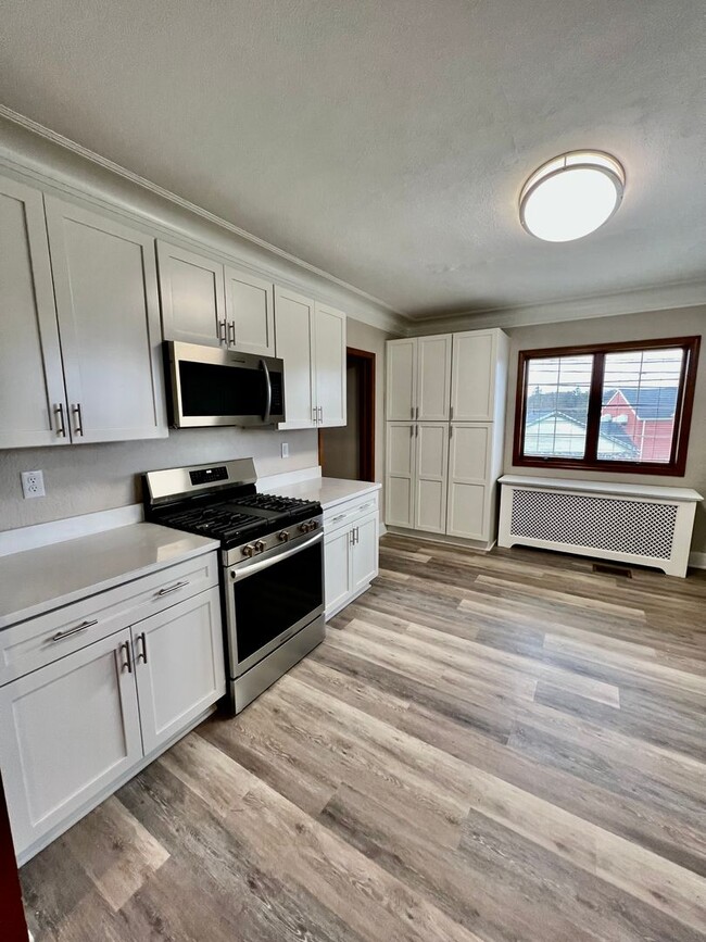 4499 Mt Royal Blvd in Allison Park, PA - Foto de edificio - Building Photo