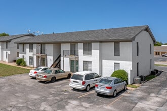 Stephenville 5 in Stephenville, TX - Foto de edificio - Building Photo