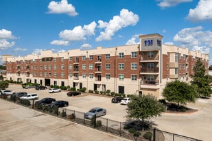 Trinity Mills Condominium in Carrollton, TX - Building Photo