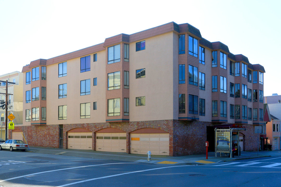 1601 Lincoln Way in San Francisco, CA - Building Photo