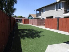 8158 Kelton Dr in Gilroy, CA - Building Photo - Building Photo