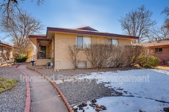 property at 1142 W Ida Ave