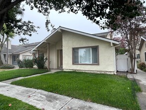 3671 Howard Ave in Los Alamitos, CA - Building Photo - Building Photo