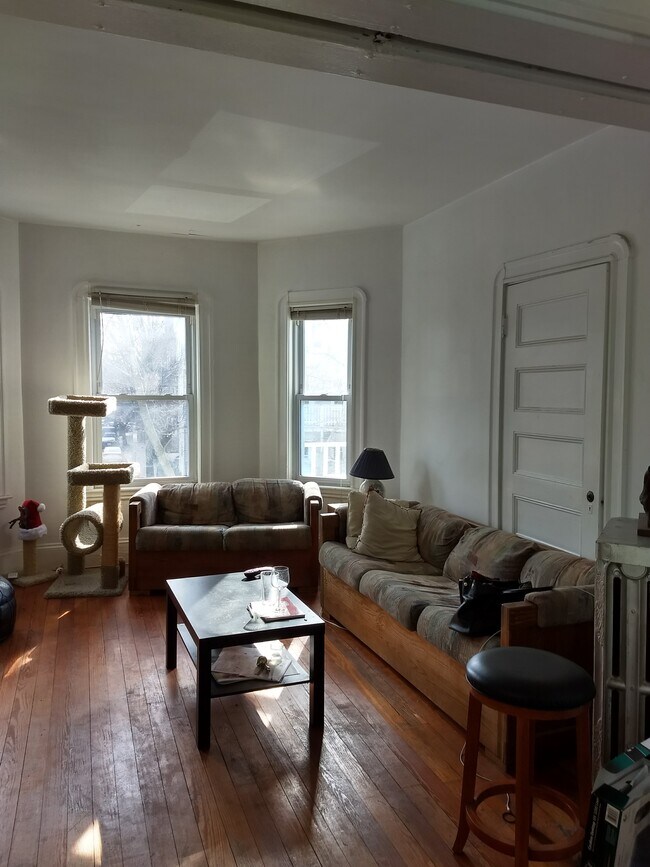 42 Holyoke Rd, Unit Porter Sq