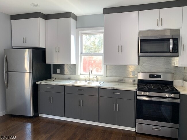 214 21st St in Irvington, NJ - Building Photo - Building Photo