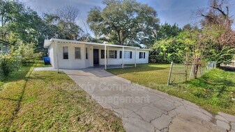 9172 11th Ave in Jacksonville, FL - Building Photo