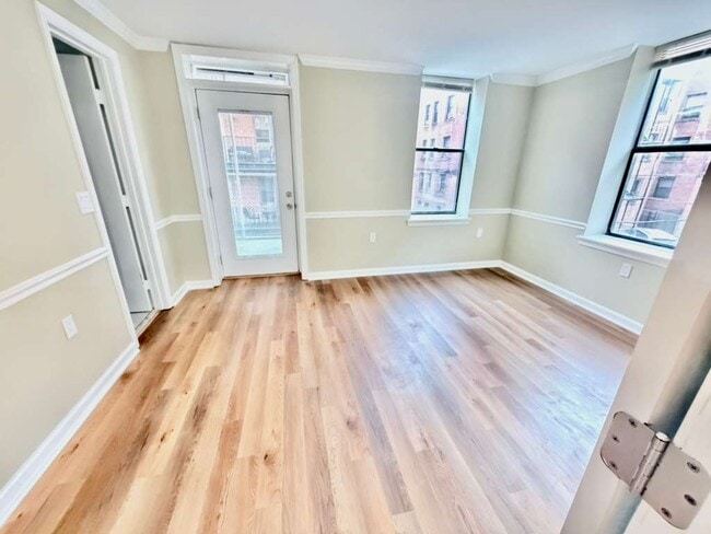 property at 1436 Meridian Pl NW