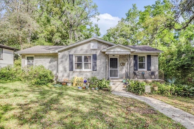 property at 211 Grace St