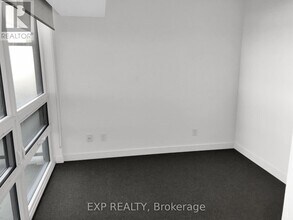 160 Flemington Rd in Toronto, ON - Building Photo - Building Photo