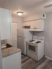 7008 Ohio Ave in Cincinnati, OH - Building Photo - Building Photo