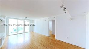 31 SE 5th St, Unit 2408 in Miami, FL - Building Photo