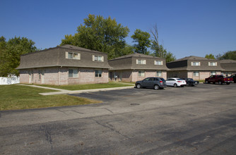 Sharon Court Townhomes in Hebron, OH - Building Photo - Building Photo