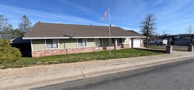 153 Cypress Hill Dr in Grass Valley, CA - Building Photo - Building Photo