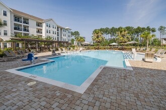 The Grove at Carolina Park Apartments in Mount Pleasant, SC - Foto de edificio - Building Photo