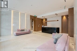 560 Rideau St in Ottawa, ON - Building Photo - Building Photo