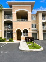 6533 Emerald Dunes Dr, Unit 301 in West Palm Beach, FL - Building Photo
