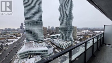 448 Burnhamthorpe Rd W in Mississauga, ON - Building Photo - Building Photo