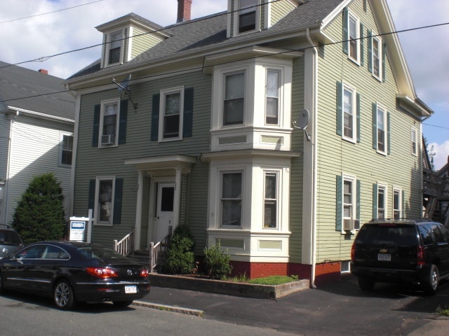 13 Home St, Unit #2 in Beverly, MA - Building Photo - Building Photo