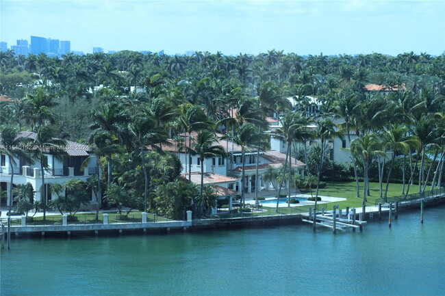 6770 Indian Creek Dr in Miami Beach, FL - Foto de edificio - Building Photo