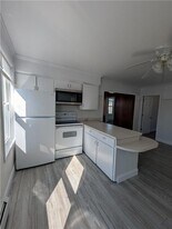 62 Pleasant St in Westerly, RI - Building Photo