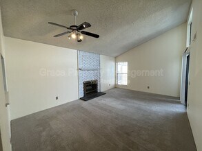 9817 E Peakview Ave in Englewood, CO - Building Photo - Building Photo