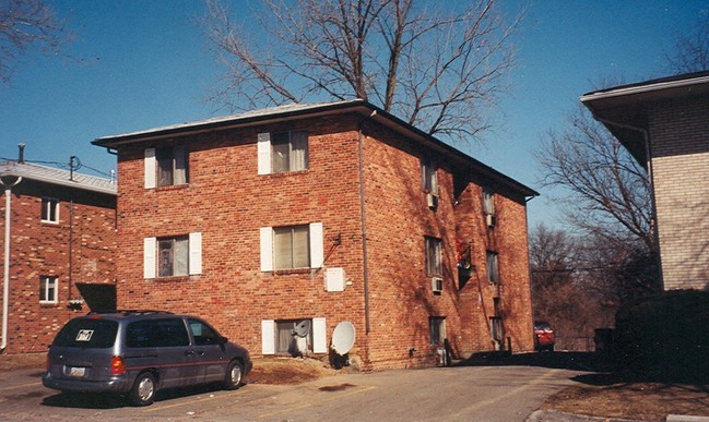 616 Riverview Dr in Columbus, OH - Foto de edificio - Building Photo