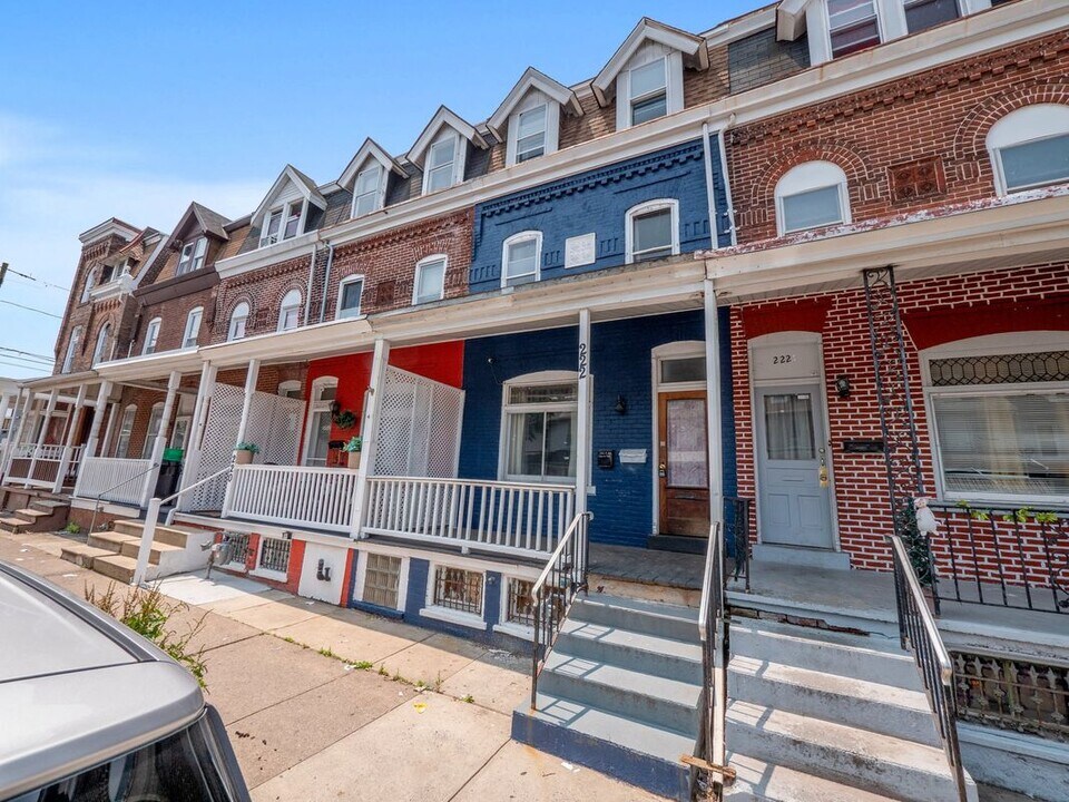 222 N 13th St in Allentown, PA - Building Photo