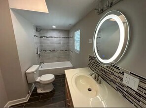 149 S 14th Ave, Unit 906s 10th ave maywood in Maywood, IL - Building Photo - Building Photo