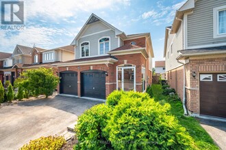 41 Solmar Ave in Whitby, ON - Building Photo - Building Photo