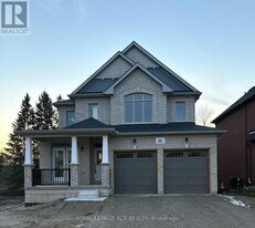 60 Baycroft Blvd in Essa, ON - Building Photo