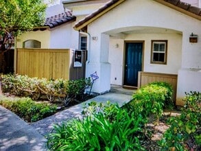 10194 Wateridge Cir unit 152 in San Diego, CA - Building Photo - Building Photo