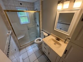 320 Emmett St in Bristol, CT - Building Photo - Building Photo